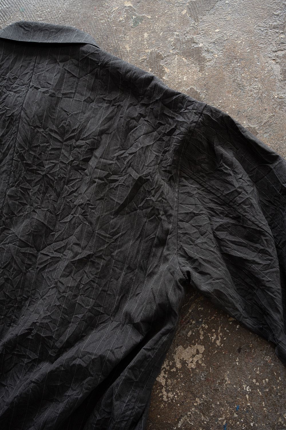 【26AW】先染めポリエステルジップブルゾン(CHARCOAL)