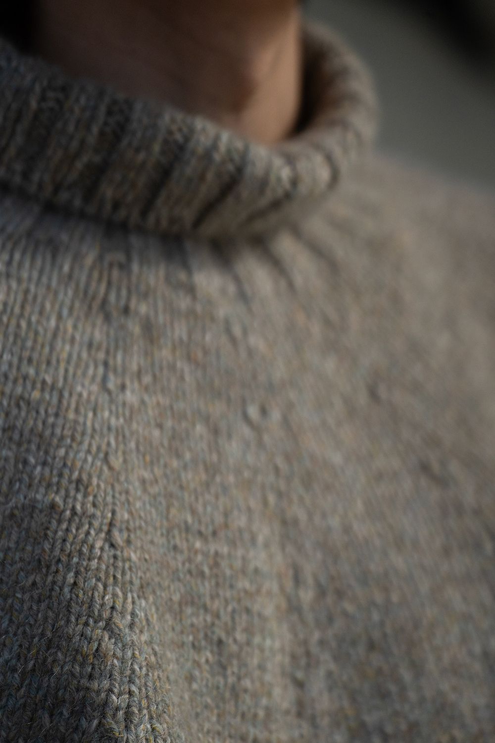 yak/lambs multi ply HAND KNITTING yoke top turtle neck sweater(FOG)