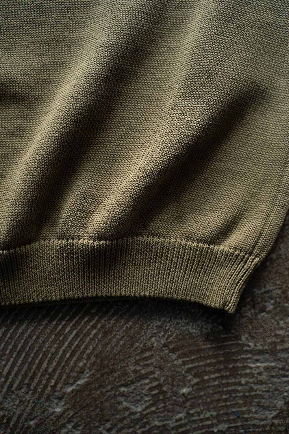 【ラスト1点】【25SS】強撚綿クルーネック10Gニット(OLIVE)