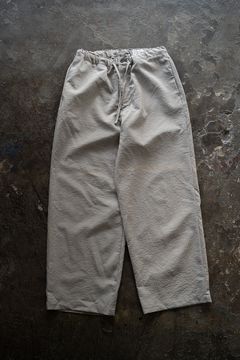 【ラスト1点】【24SS】強撚ポリエステルシアサッカーイージーパンツ(TAUPE)