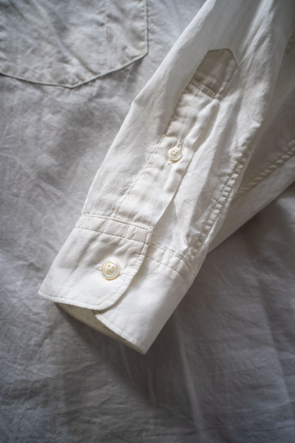 【ラスト1点】【22SS】シルク混胸ポケットレギュラーカラーシャツ(WHITE)