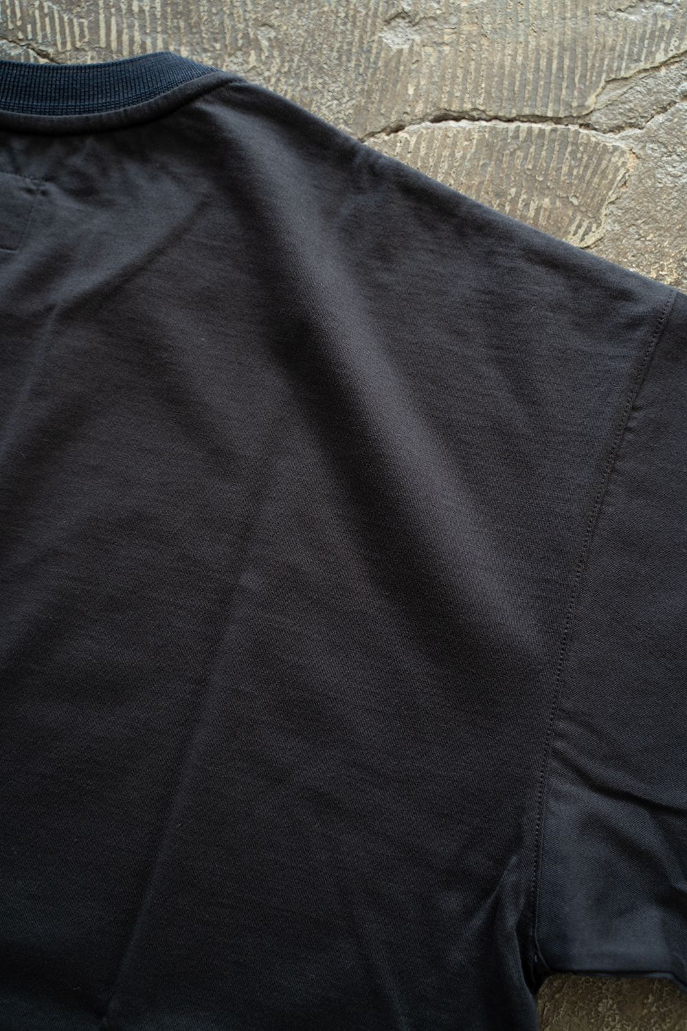 【ラスト1点】【25SS】オーバーサイズネックリブTシャツ(BLACK NAVY)