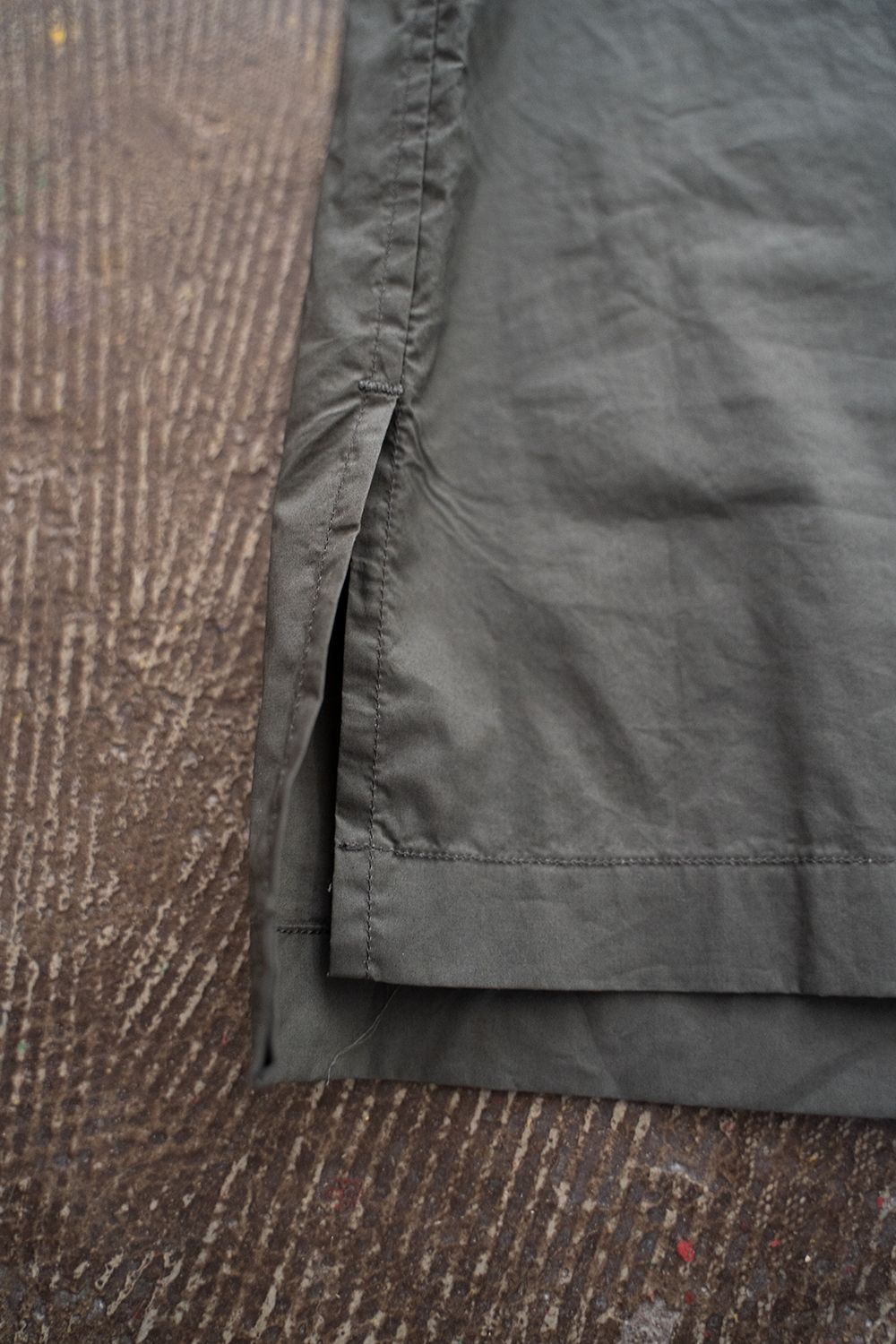 【ラスト1点】半袖ブロードレギュラーカラーシャツ(CHARCOAL)