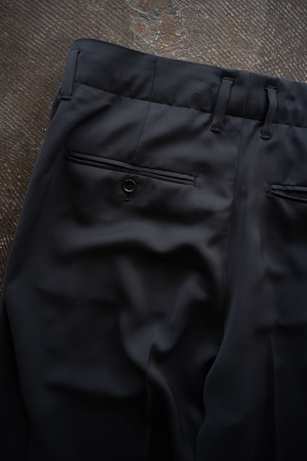 【ラスト1点】【26SS】PE Drape Double Tuck PT/ポリエステルドレープWタックパンツ(GRAY)