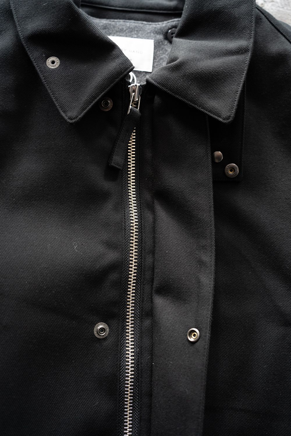 【25AW】コットン×ポリエステルショートブルゾン(BLACK)