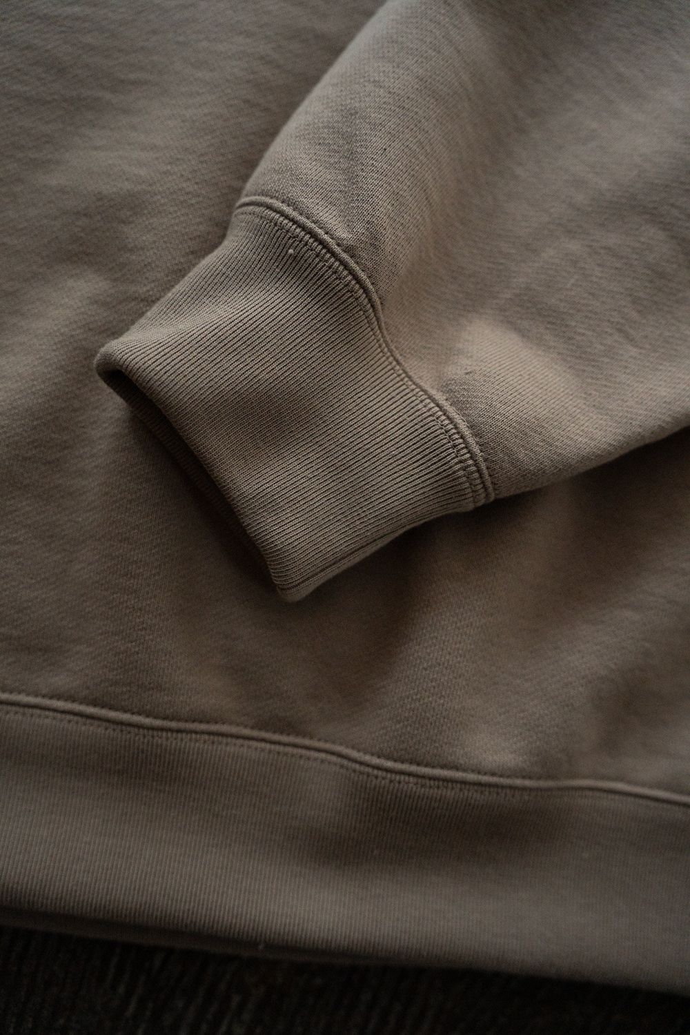 【ラスト1点】【26SS】プルオーバースウェット(KHAKI BEIGE)