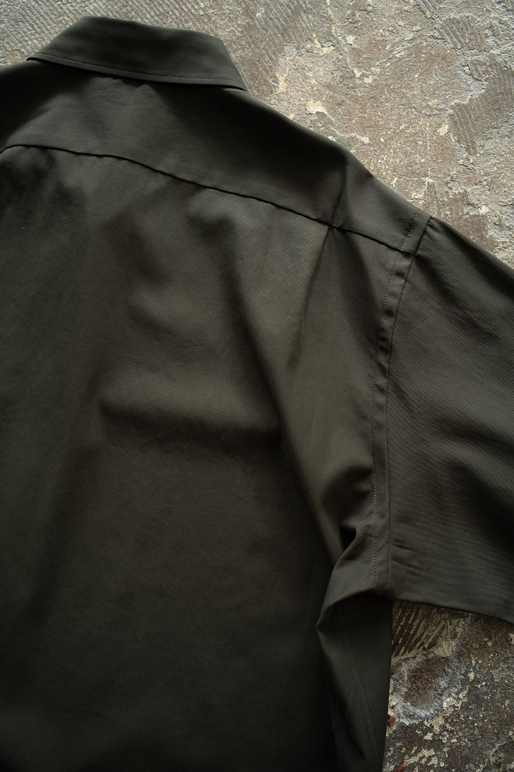 【26AW】コットンギャバジンオーバーシャツ(KHAKI BROWN)