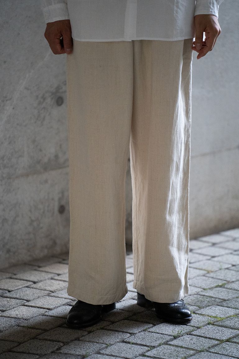 176cm、58kgで、サイズ3を着用しております。