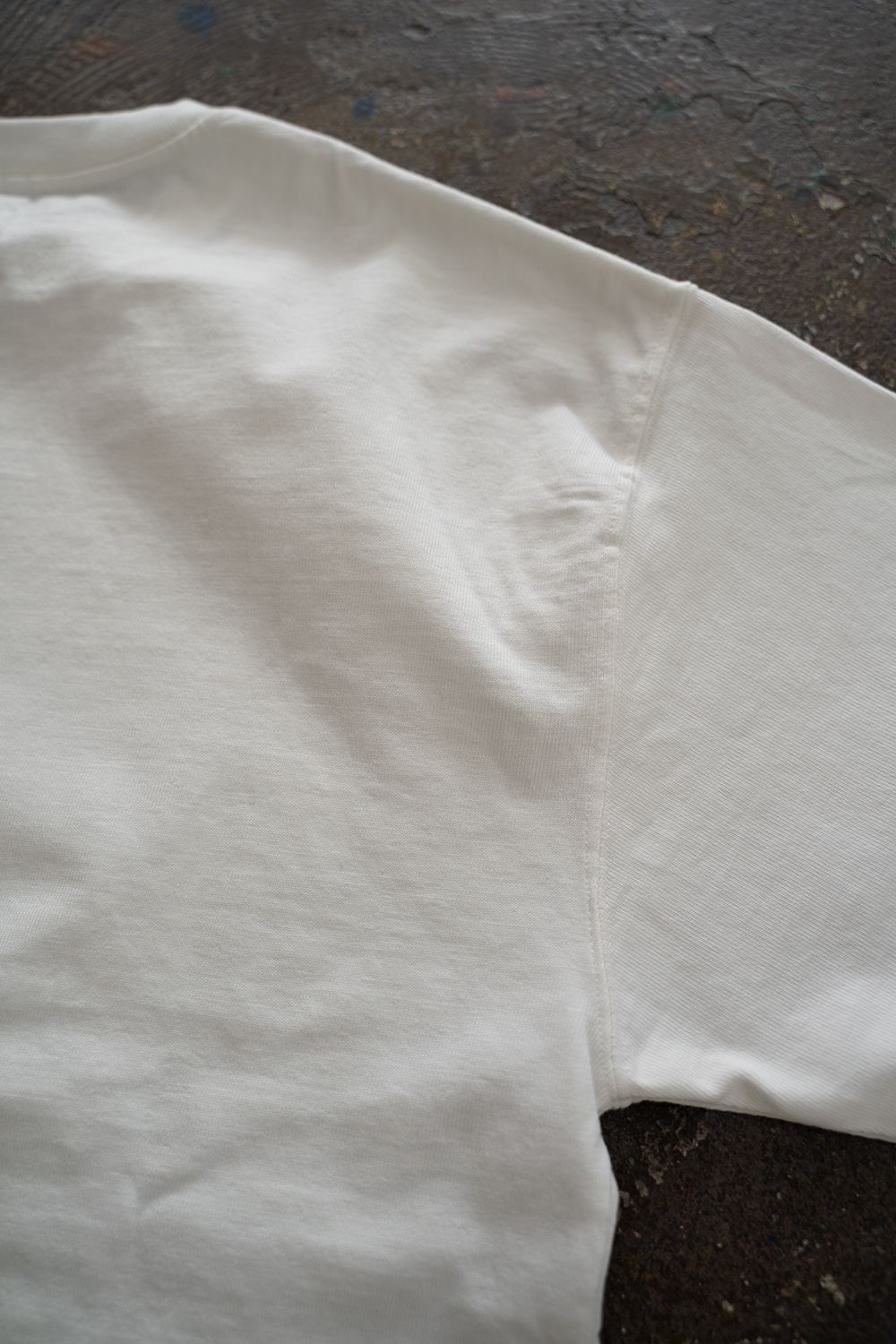 【ラスト1点】スビンコットン10/-度詰吊り天竺ポケット付き半袖T(OFF WHITE)
