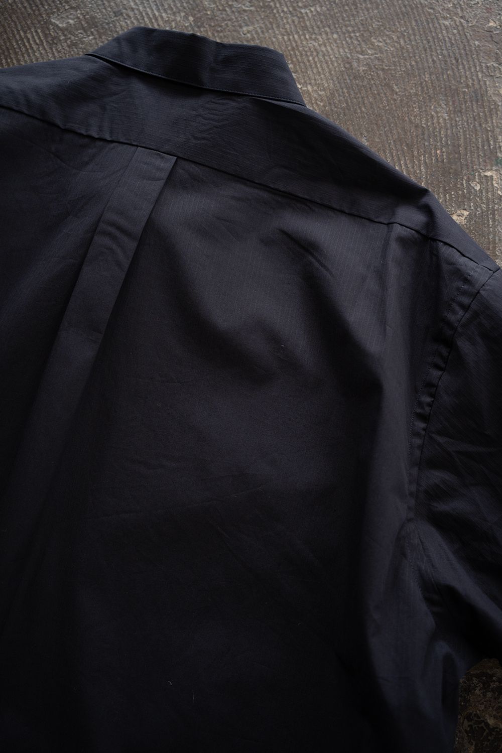 【26SS】ブロードレギュラーカラーシャツ(NAVY STRIPE)