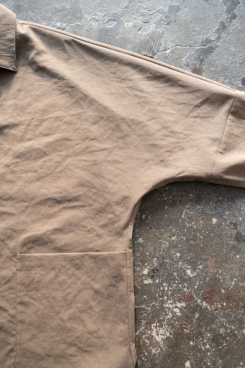 【ラスト1点】【23SS】強撚ポリエステルドルマンジャケット(LIGHT BROWN)