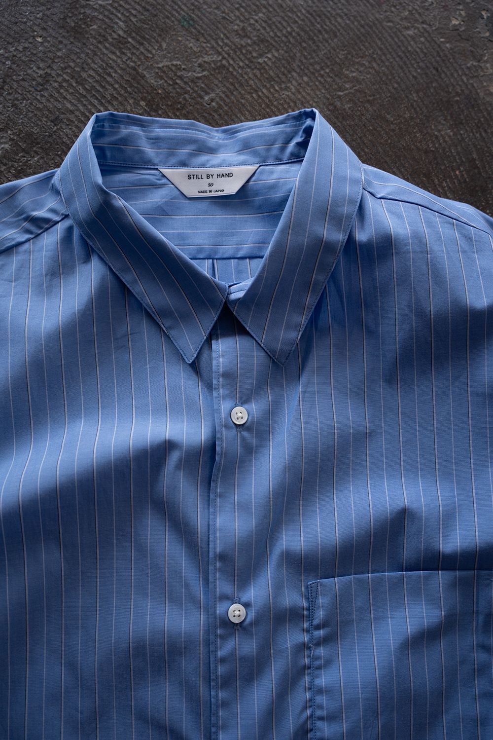 【26AW】ブロードレギュラーカラーシャツ(BLUE STRIPE)