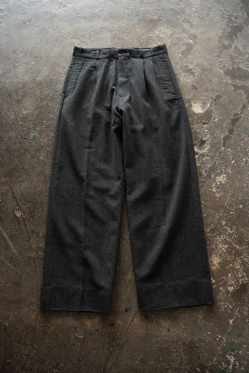 【ラスト1点】【26AW】Wool 2Tuck Trousers(CHARCOAL)
