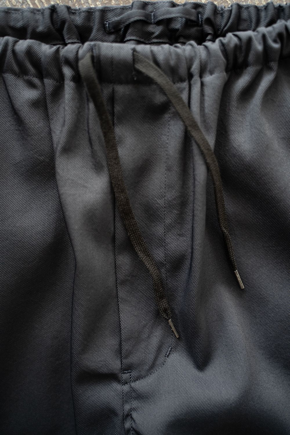 【ラスト1点】【25SS】中空ポリエステルイージーパンツ(BLACK NAVY)
