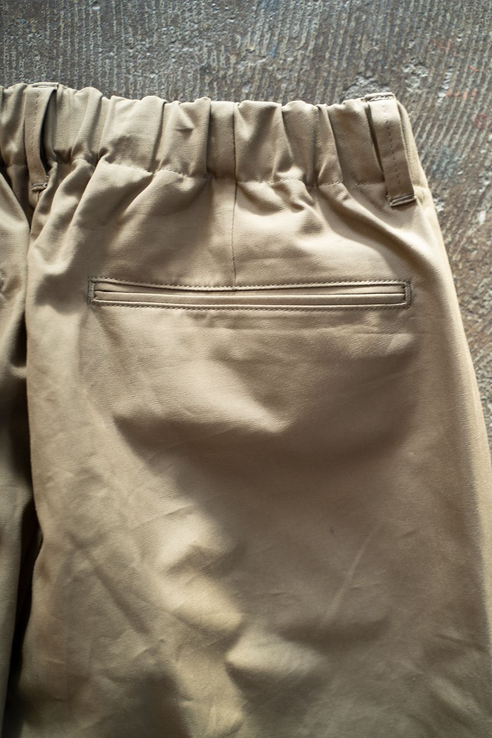 【ラスト1点】【22AW】甘撚りオックス2タックイージーパンツ(KHAKI BEIGE)