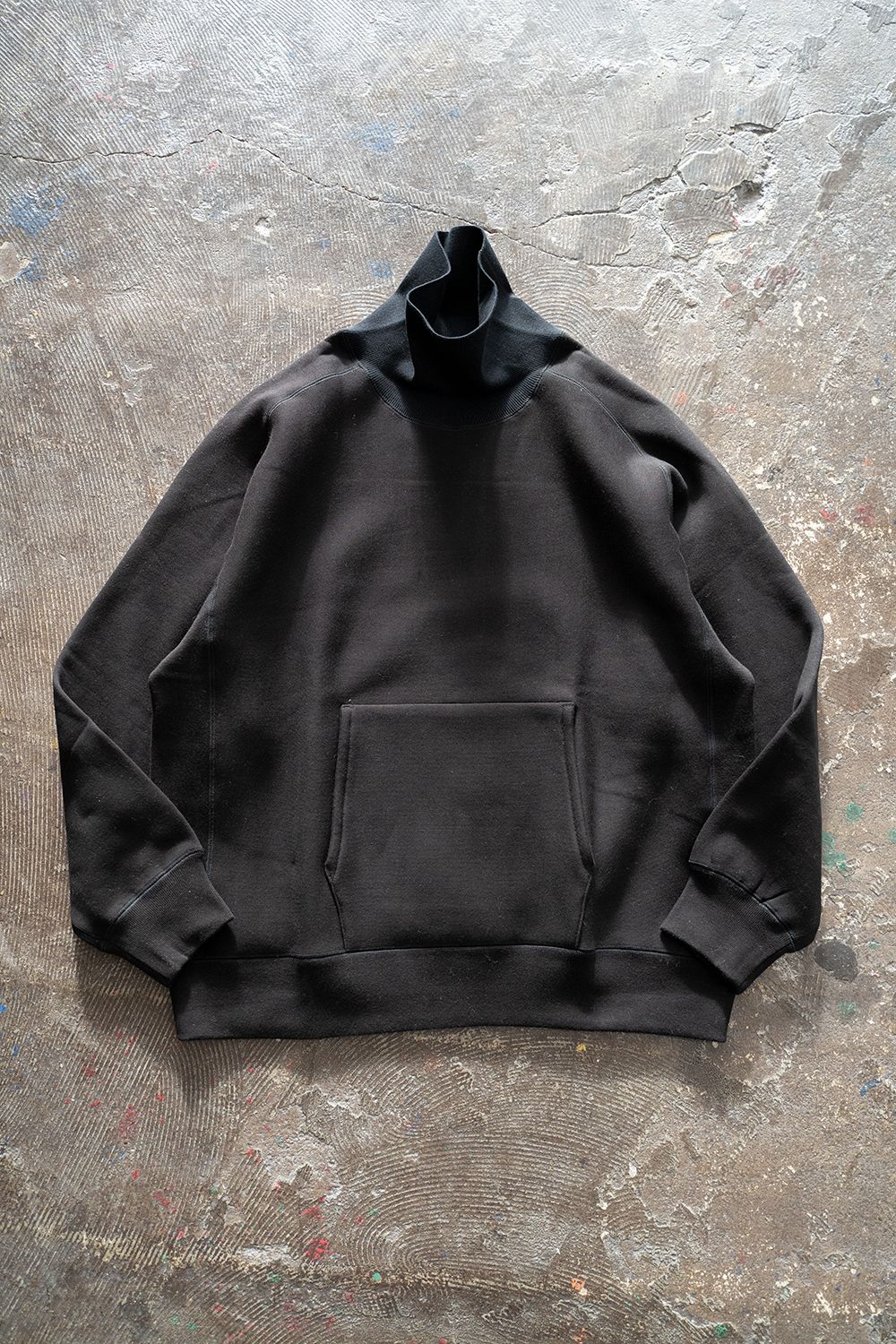 STILL BY HAND - 【ラスト1点】【23AW】ハイネックプルオーバースウェット(BLACK) | Salty