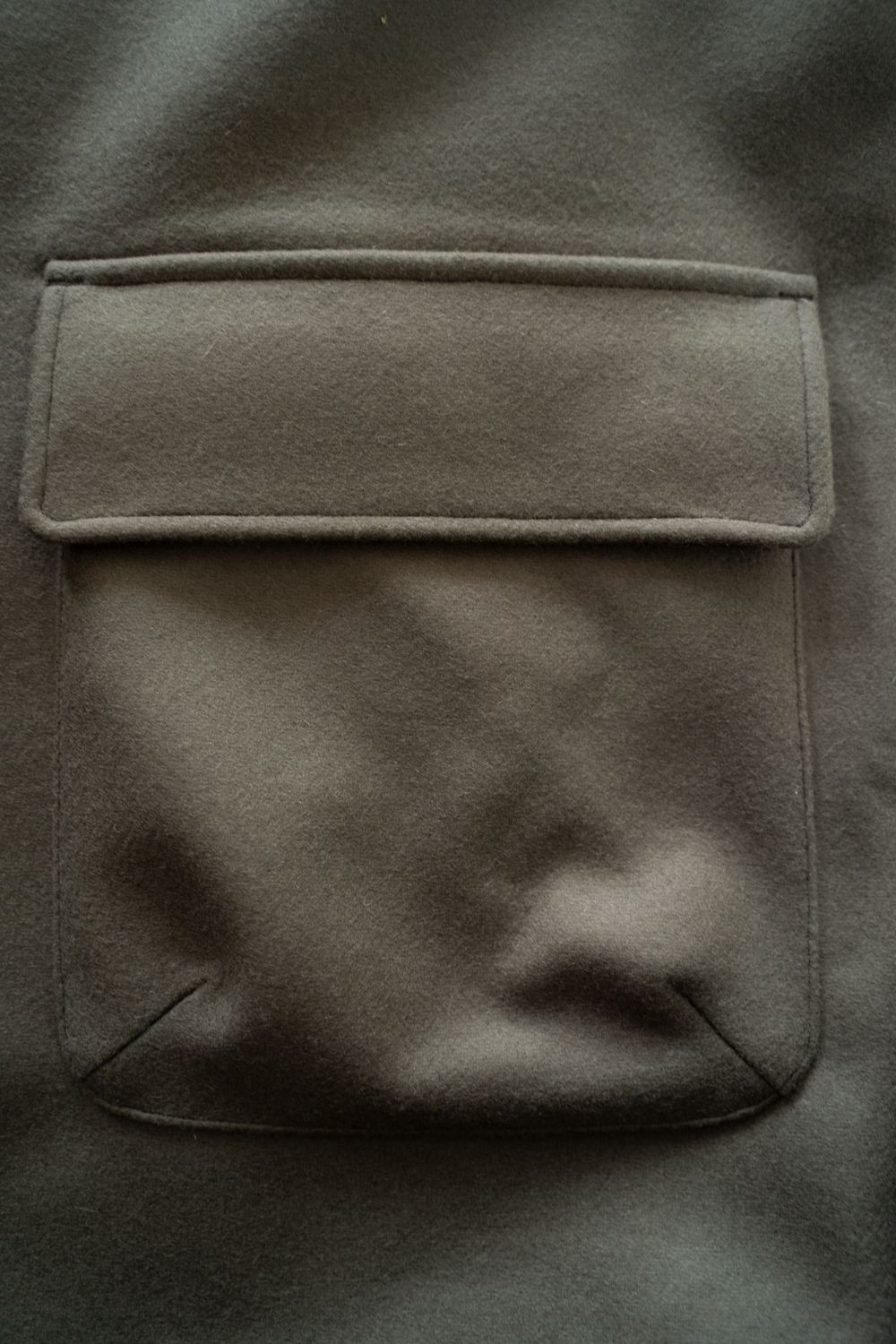 【25AW】Super110'Sメルトンステンカラーハーフコート(SAGE)