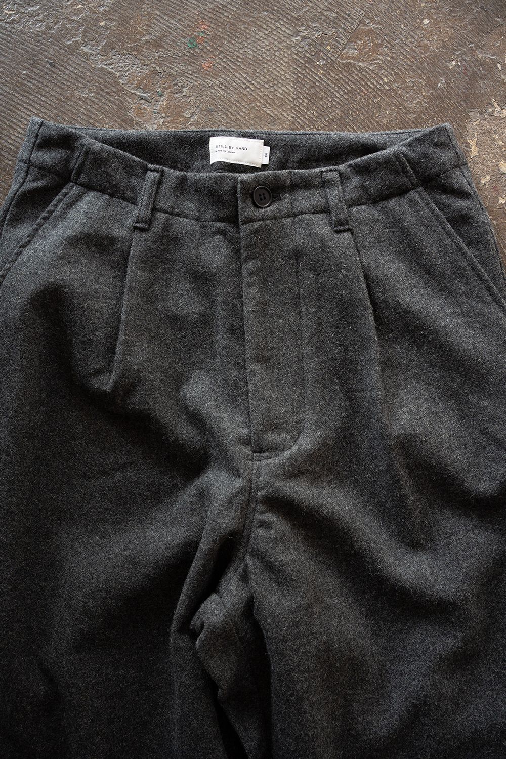 【26AW】ウール×ナイロンワンタックパンツ(GRAY)