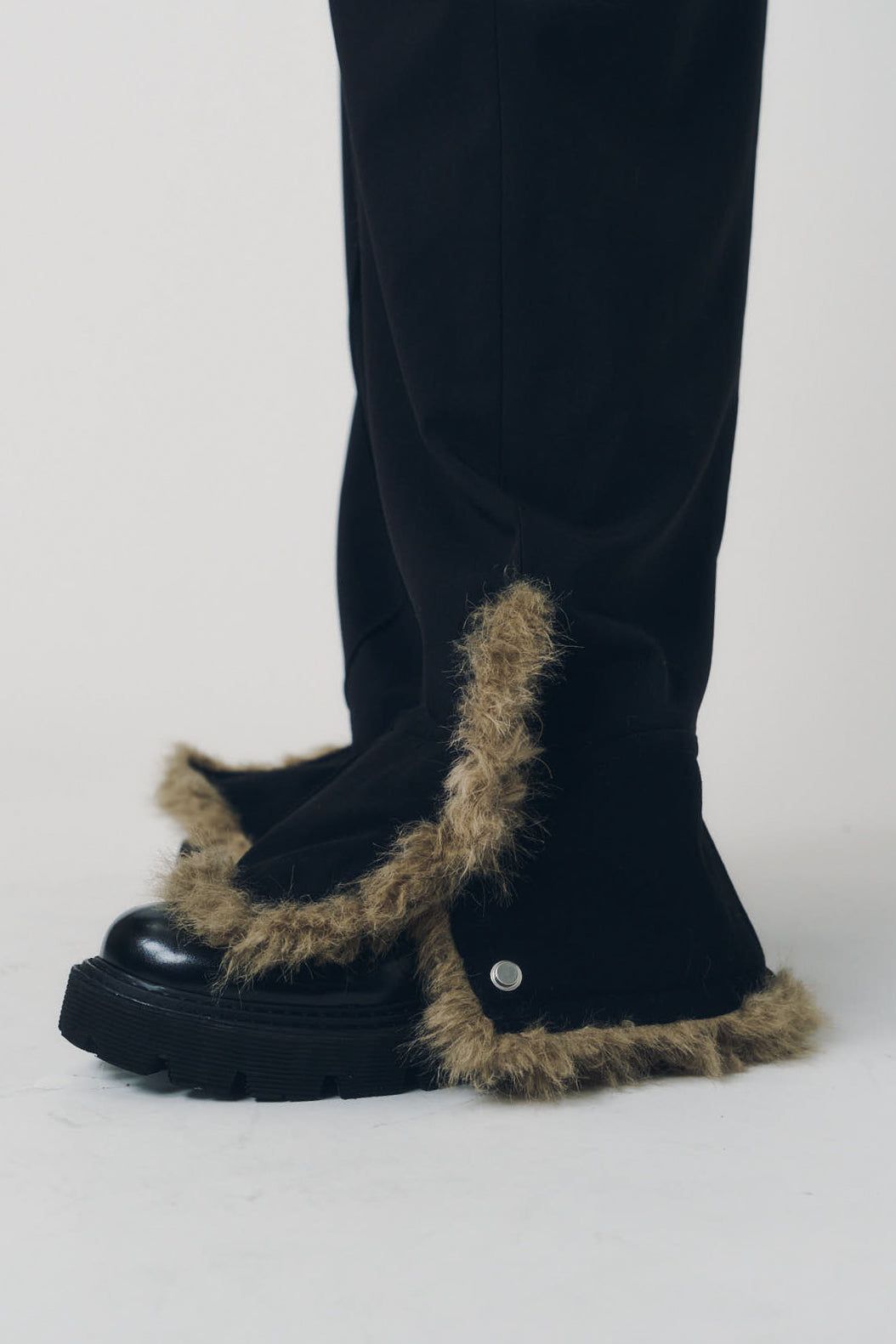 ダブルヘムファートラウザー (ブラックファー) double hem fur trousers(unisex) (Black Fur) / 26AW