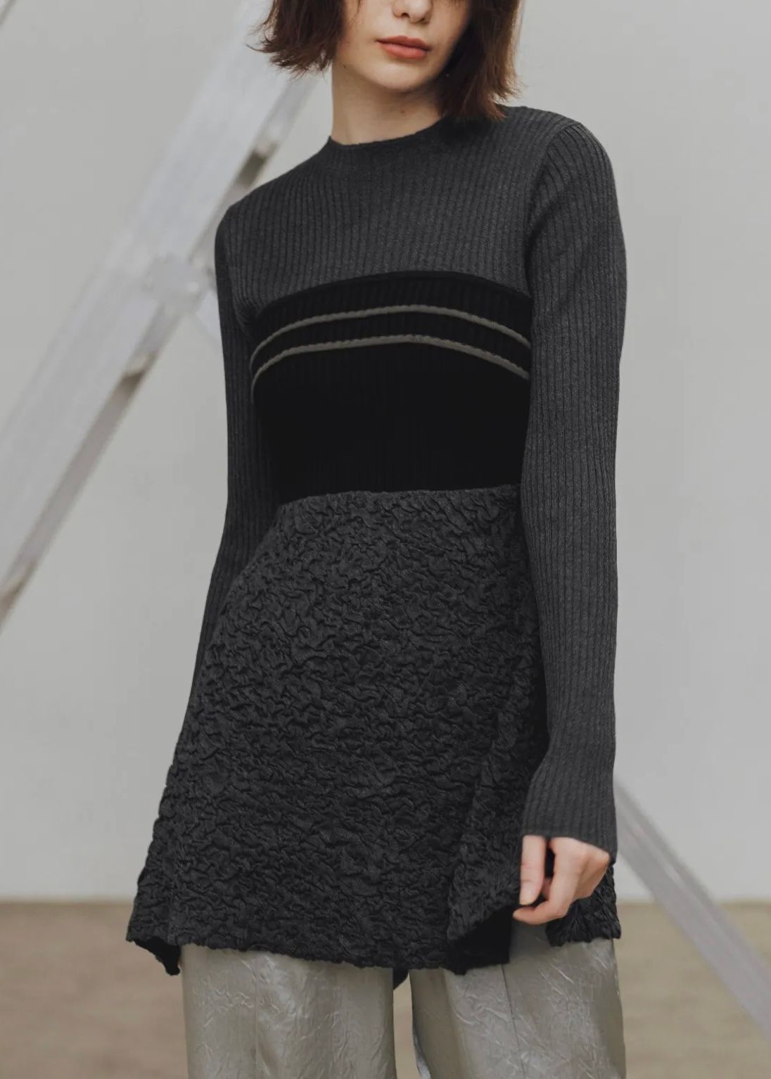sheer lame peplum blister jacquard knit / シアーラメ ジャガードニット (ブラック) / 25AW