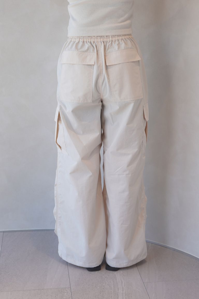 163cm 47kg 裾絞りなし