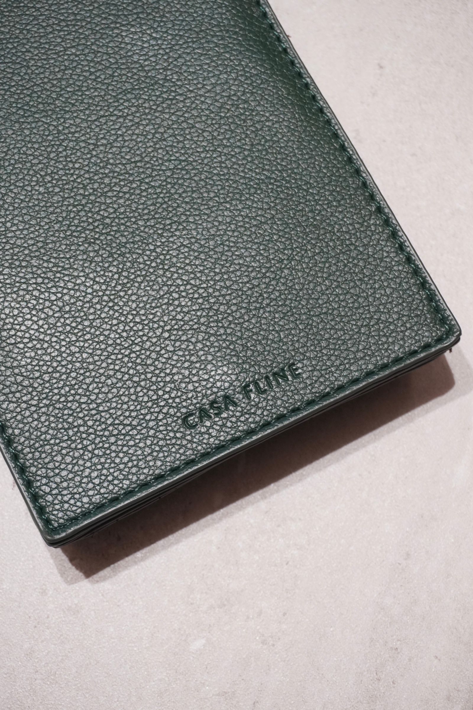 RECYCLING LEATHER MULTI MOBILE POUCH / リサイクルレザーマルチモバイルポーチ (グリーン) スマホショルダー/コインケース・カードホルダー付き / 取り外し可能