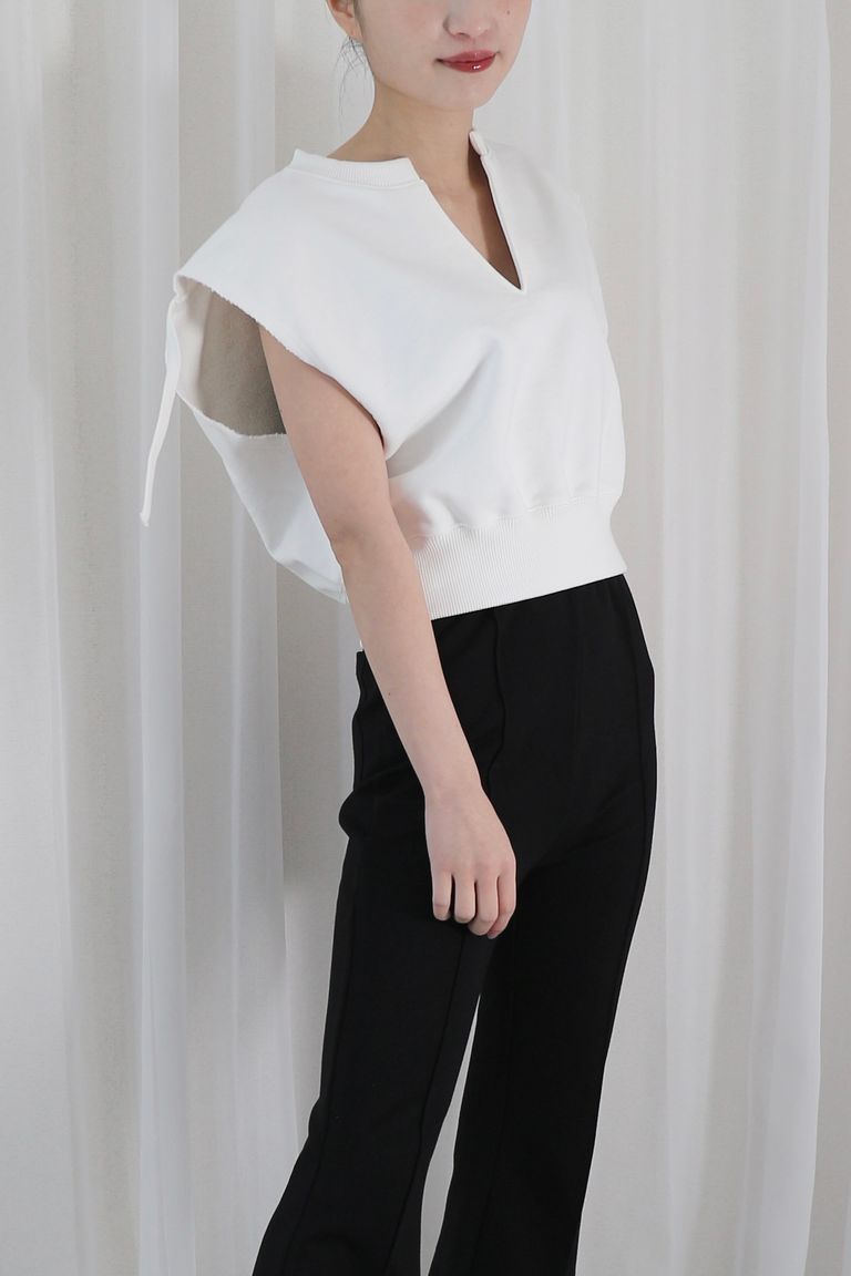 156cm 着用:36 (店内照明)