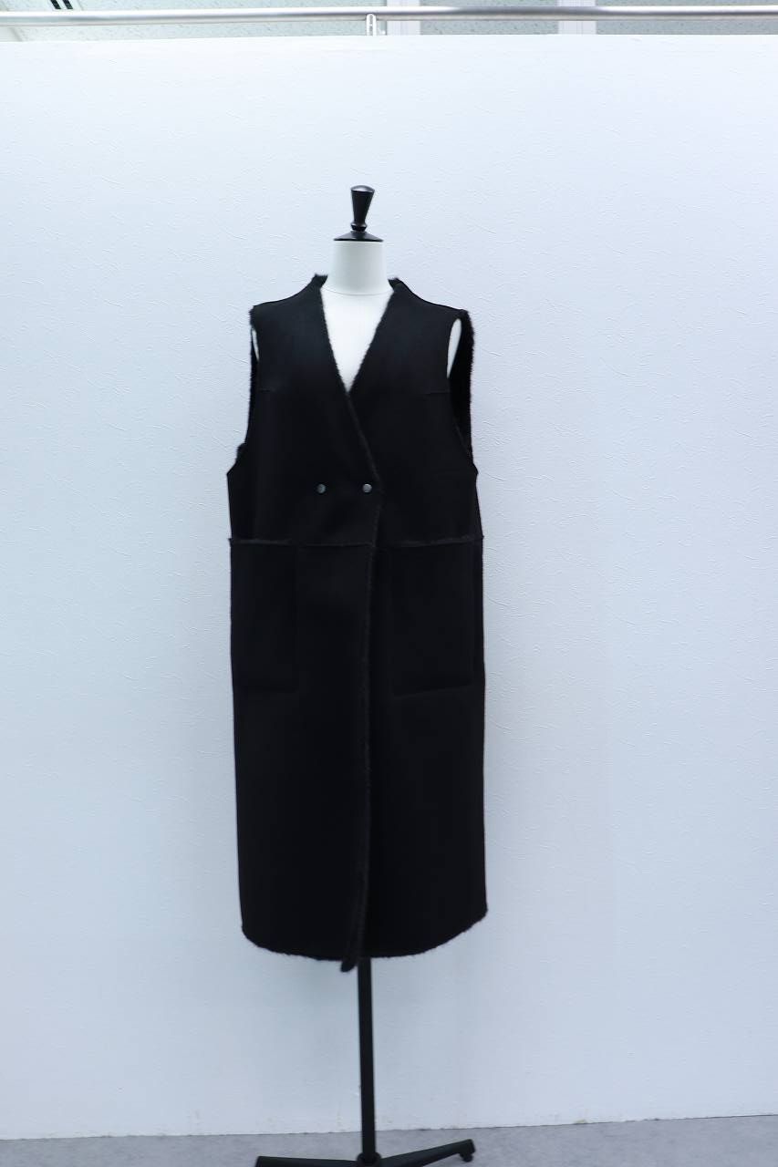 リバーシブル ムートンジレ (ブラック) Reversible shearling gilet (Black) / 26AW