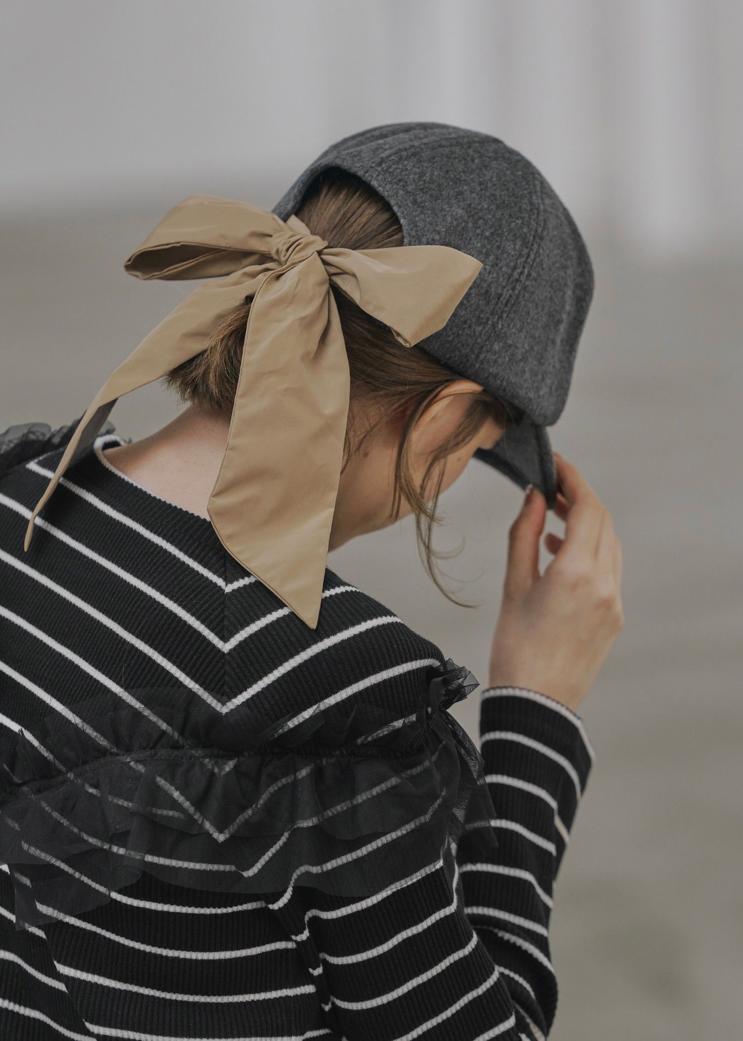 wool touch back ribbon casquette cap / ウールタッチ バックリボン キャスケットキャップ (チャコール) / 25AW