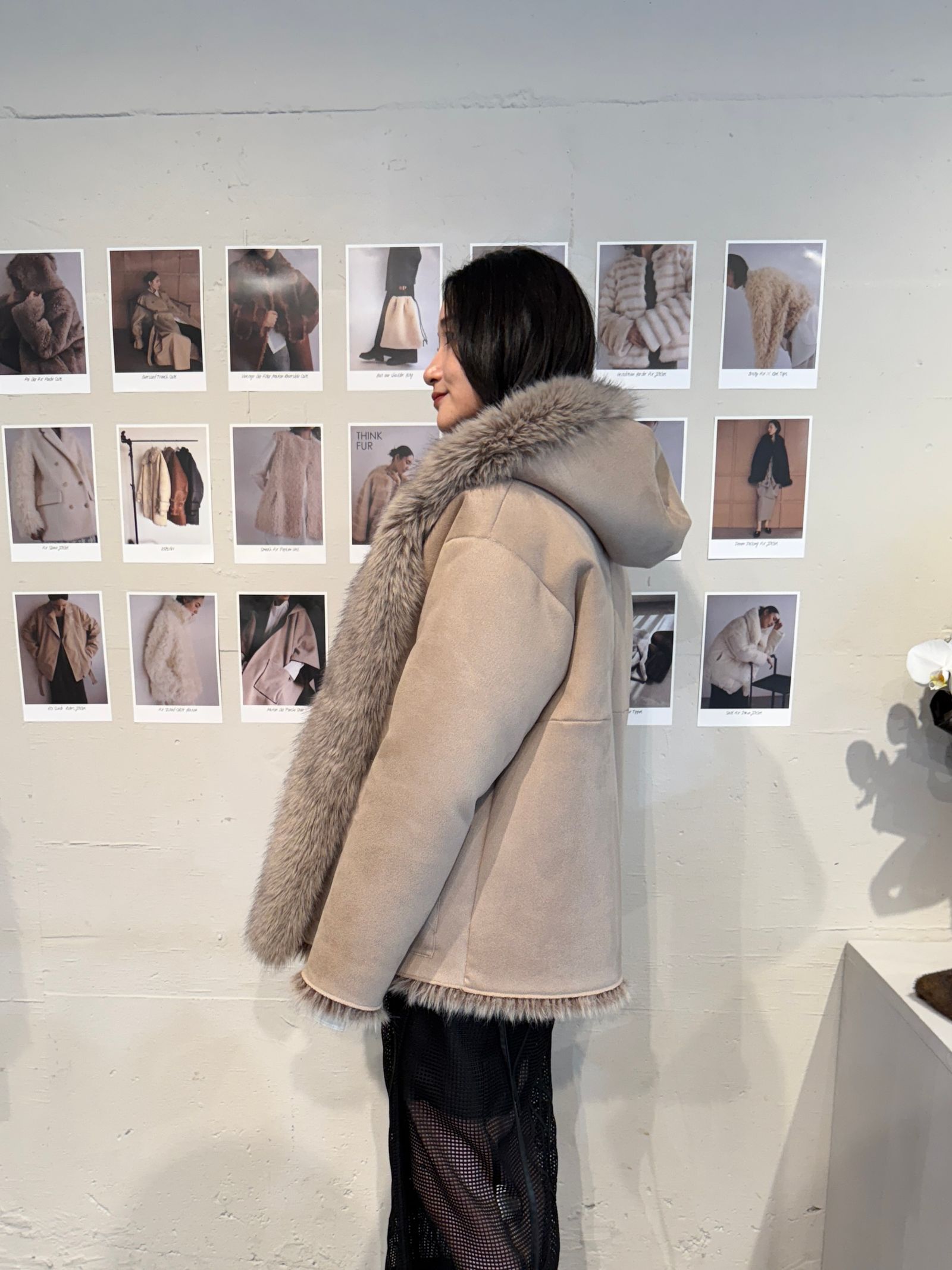 【25AW】Fox Like Fur Foodie Coat (ベージュ) / フォックスライクファー フーディコート / エコファー / フェイクファー