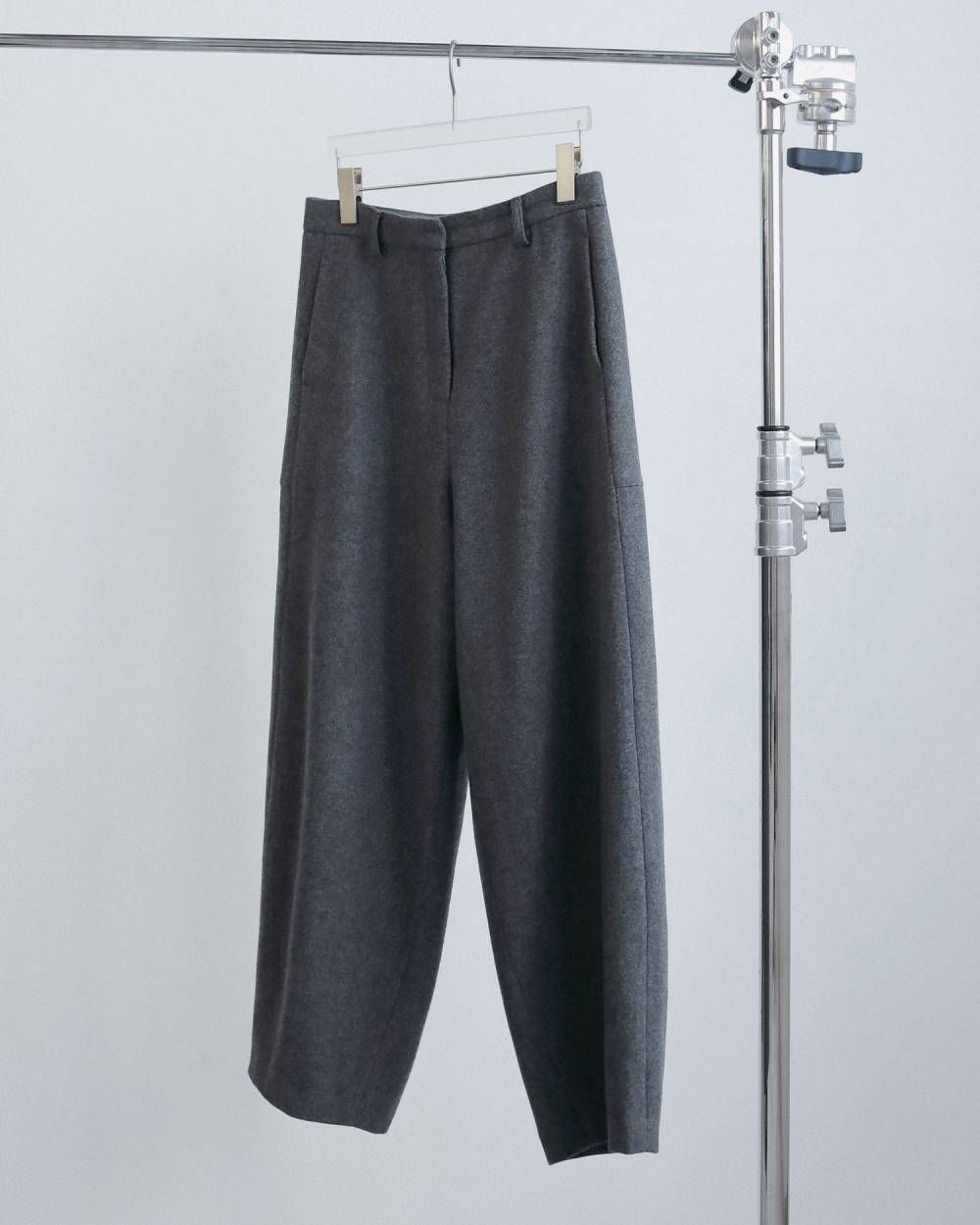 ウールコクーンパンツ (チャコールグレー) Wool Cocoon Pants (Charcoal gray) / 26AW 【6月29日まで期間限定予約】