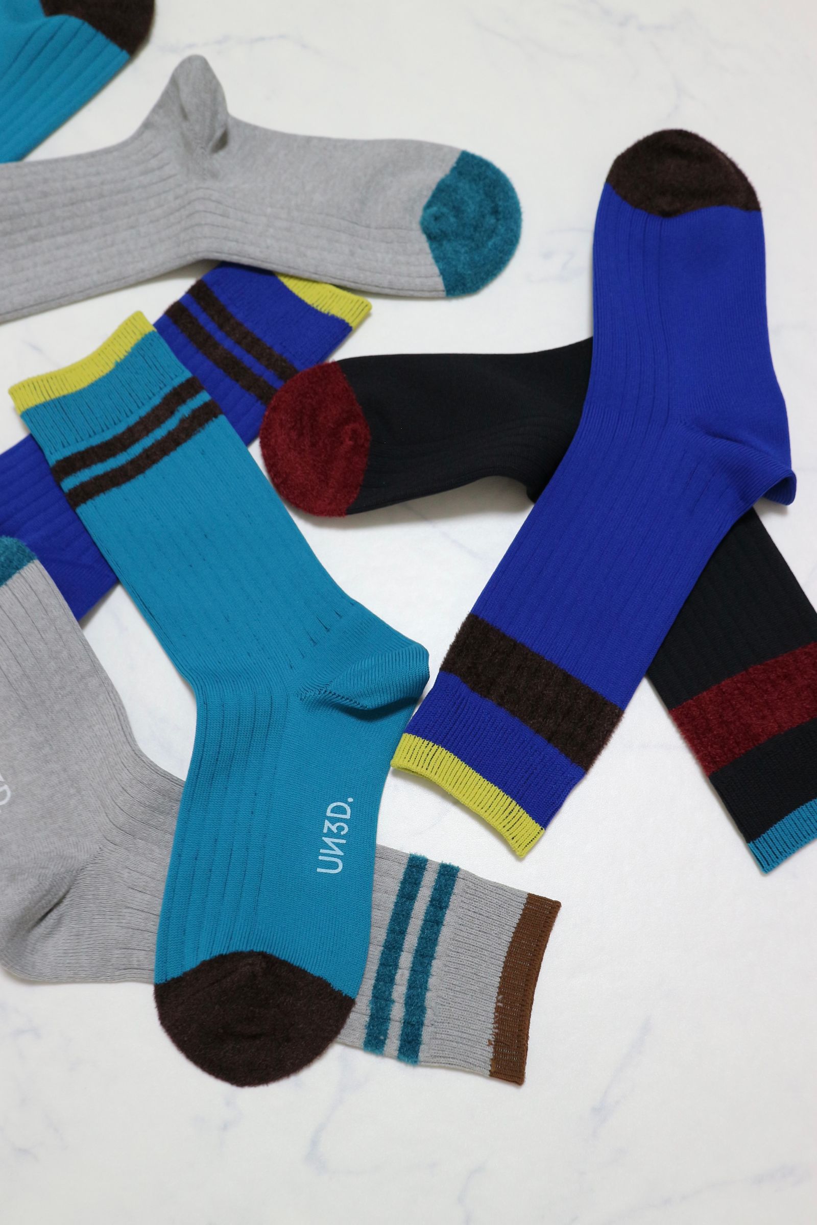 UN3D. - ASYMME BORDER LINE SOCKS / アシメボーダーラインソックス