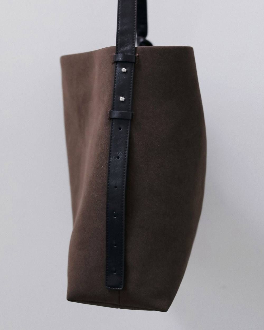 エコレザートートバッグ (ブラウン) Ecoleather Tote Bag (Brown) / 26AW 【6月29日まで期間限定予約】
