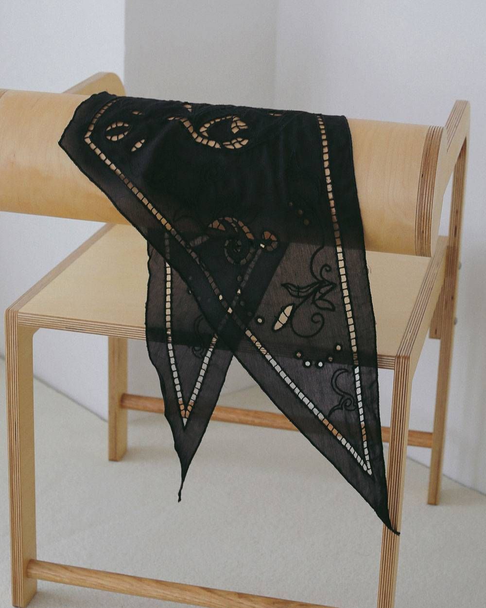 カットワークスカーフ (ブラック) Cutwork Scarf (Black) / 27SS