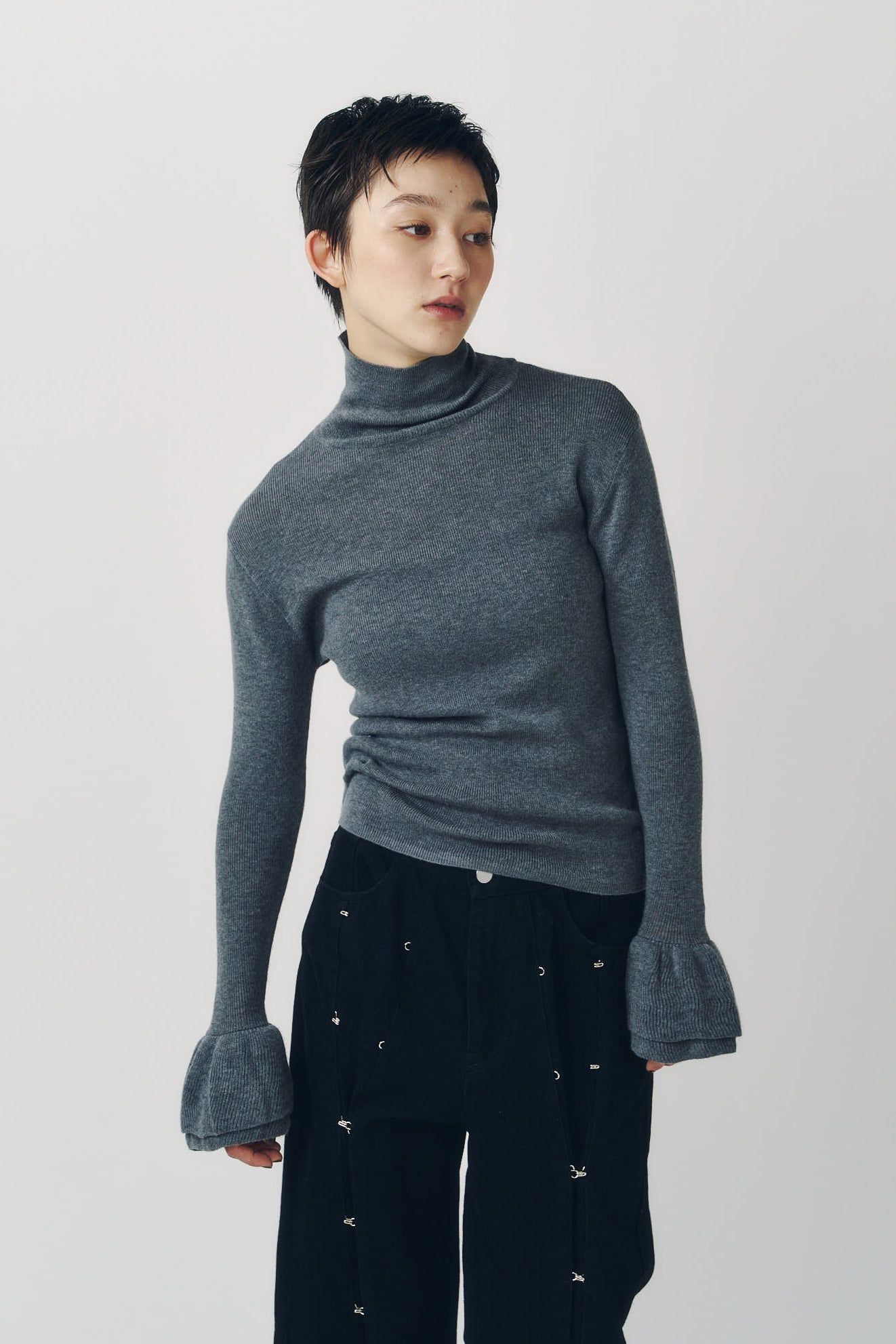 フリルハイネックニット (グレー) frill high neck knit (Gray) / 26AW