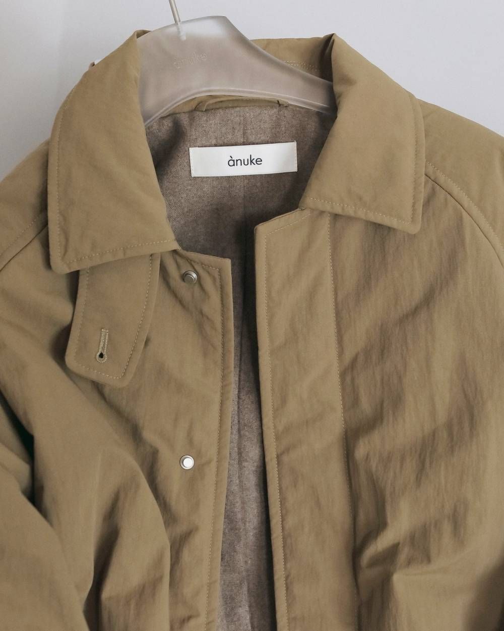 パッデッド ステンカラーコート (ベージュ) Padded Soutiencollar Coat (Beige) / 26AW 【6月29日まで期間限定予約】