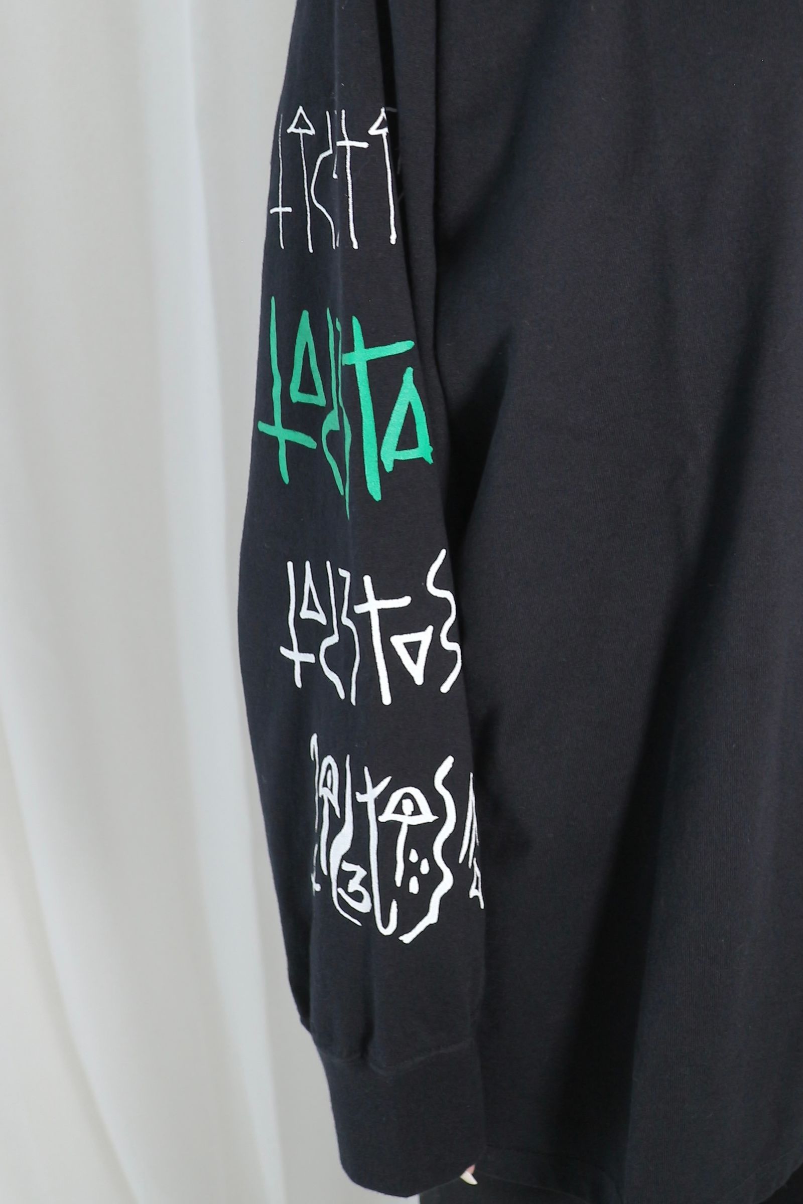 GRAPHIC LONG SLEEVE TEE / グラフィックロングスリーブTシャツ (ブラック)  / ユニセックス