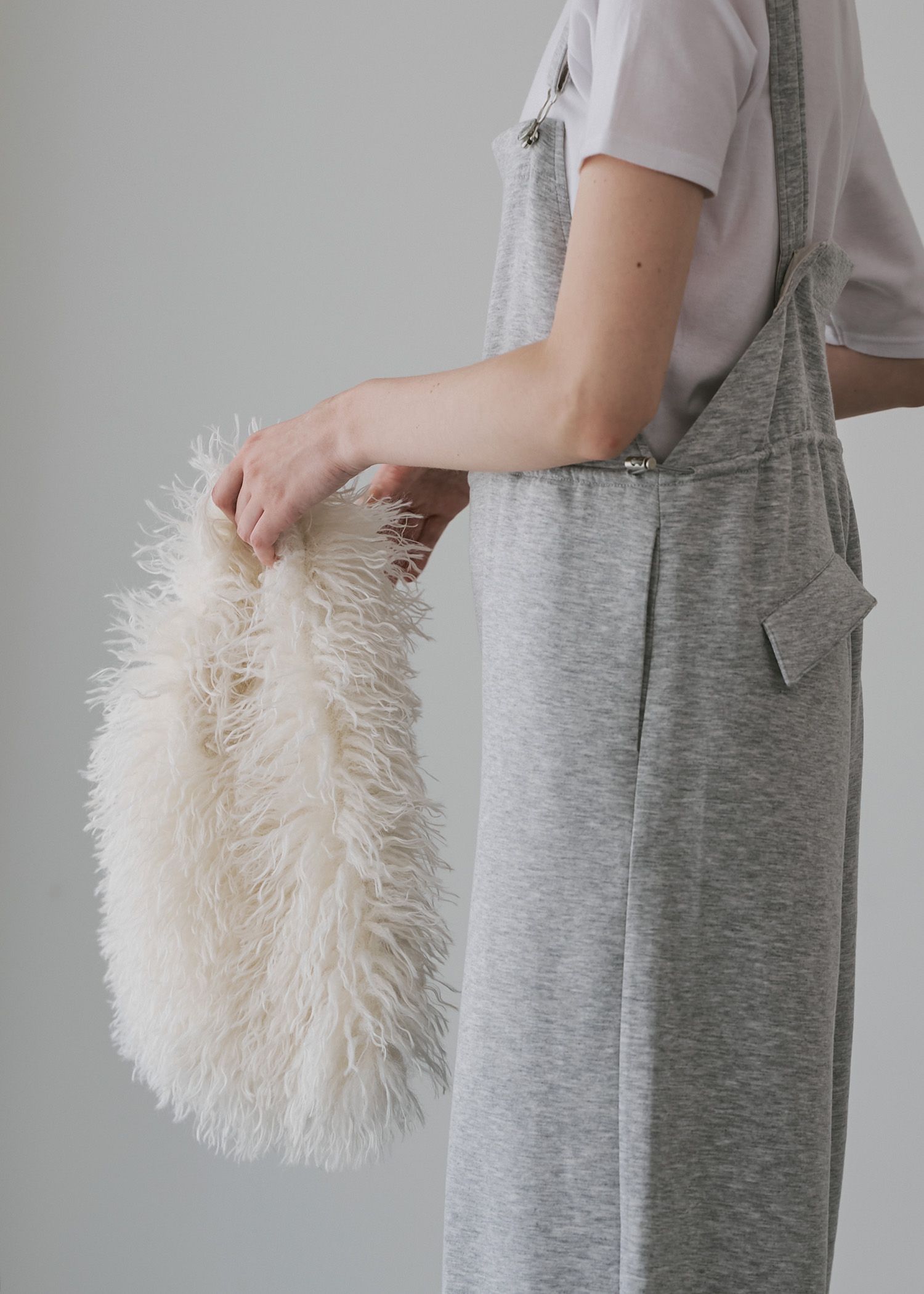 frizzy fur yeti bag / ファーバッグ (アイボリー) / 25AW