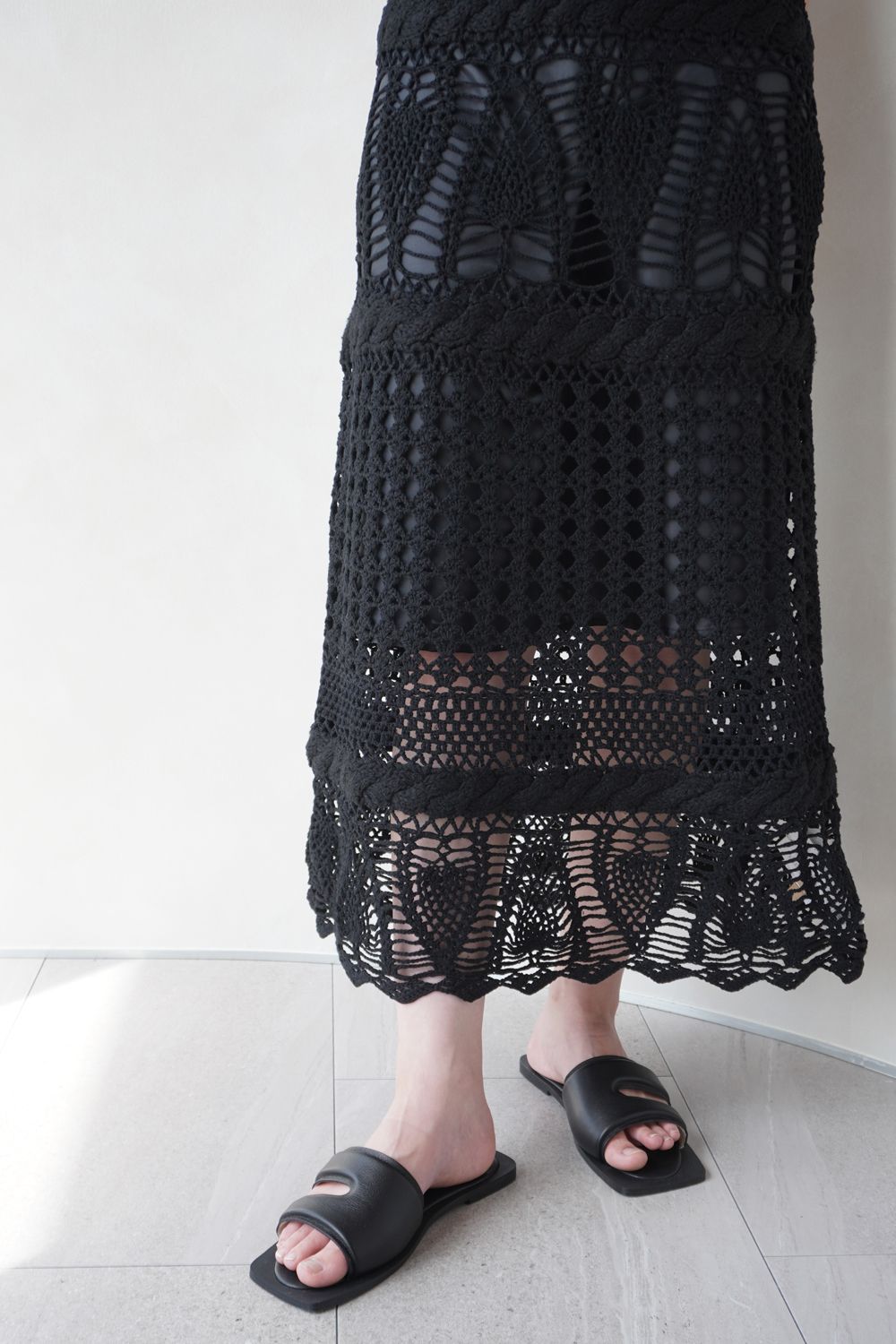 HANDMADE KNIT DRESS / ハンドニットドレス (ブラック)
