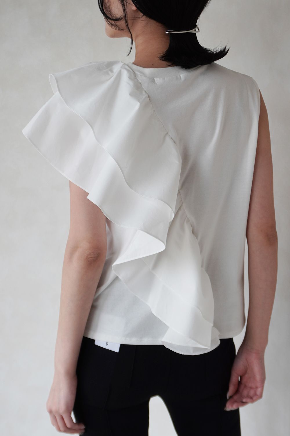 UNBALANCE RUFFLE TANK TOP / アンバランス ラッフル タンクトップ (ミルク)