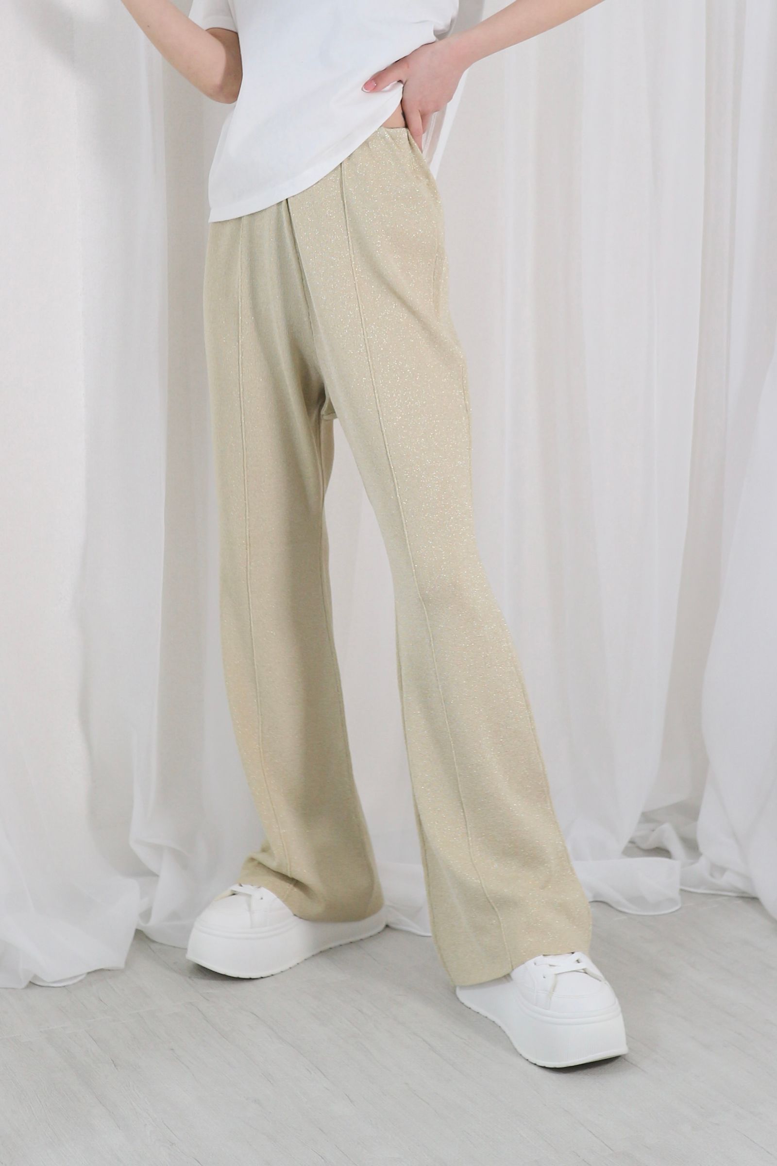 CENTER SEAM FLARE SILHOUETTE KNIT PANTS / センターシームフレアシルエットニットパンツ (ゴールド)