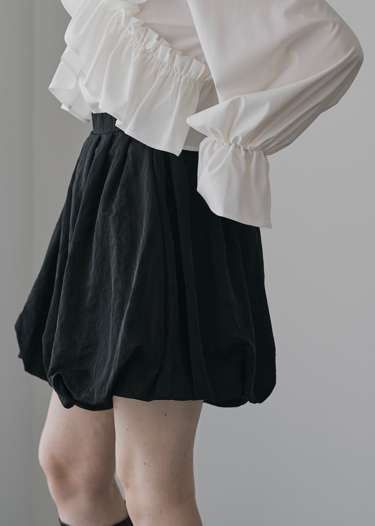 volume tuck balloon S/PT / ボリュームタックバルーン ショートパンツ (ブラック) / 25AW /