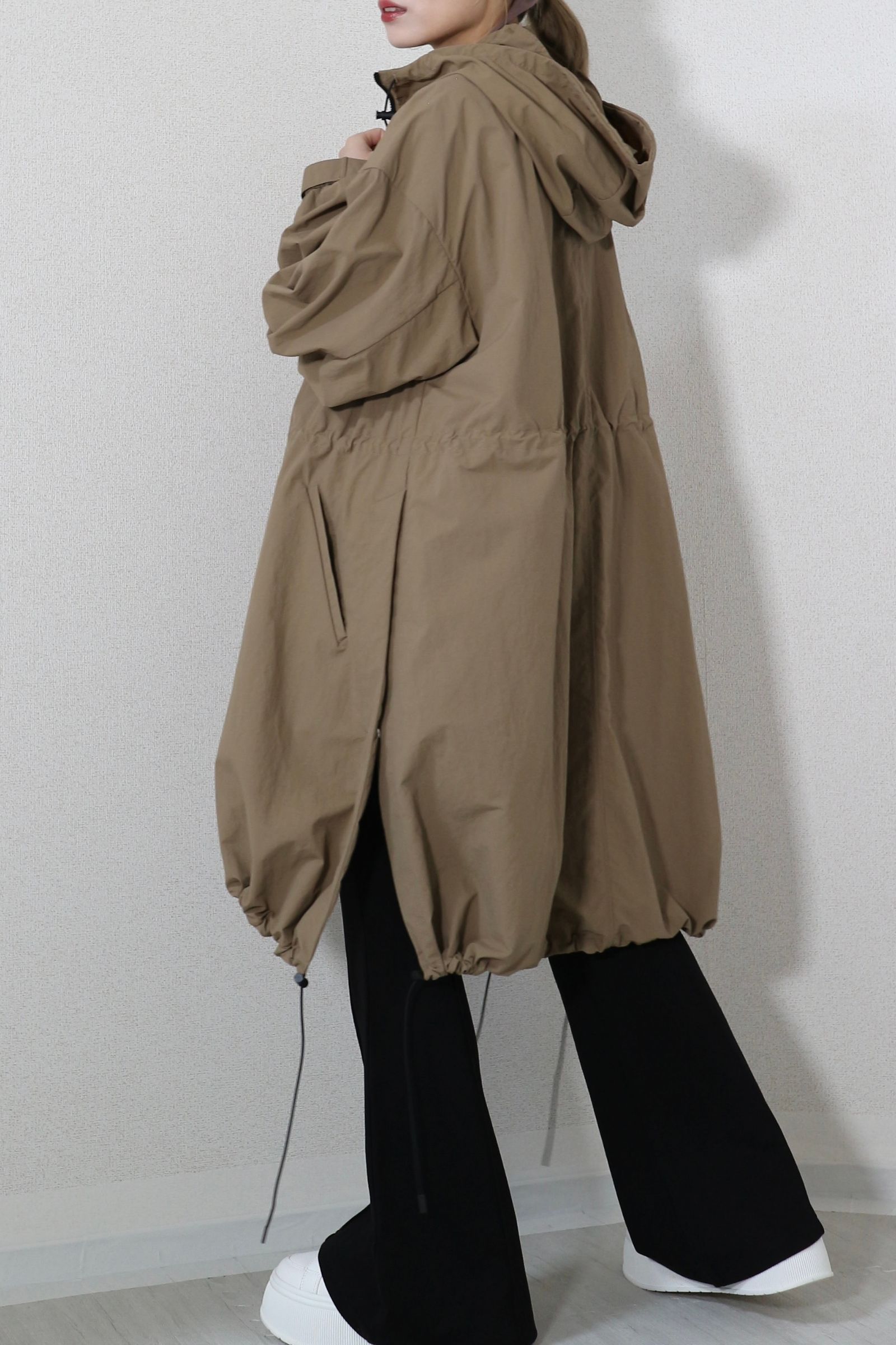 RECYCLING NYLON COAT / リサイクルナイロン撥水コート (ベージュ) レインコート / 防水