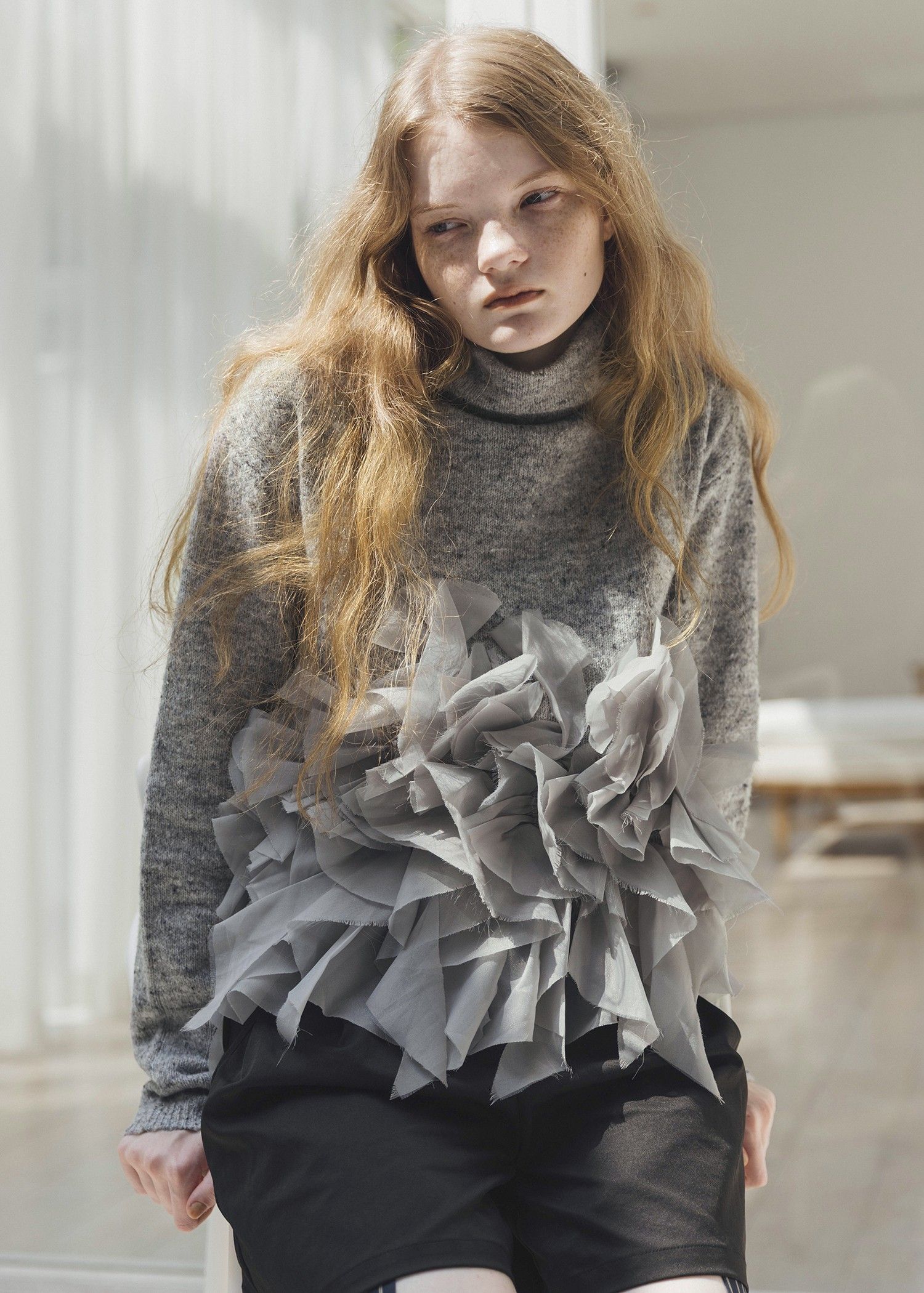 gradation frill bottleneck knit / グラデーション フリルニット (グレー) / 25AW