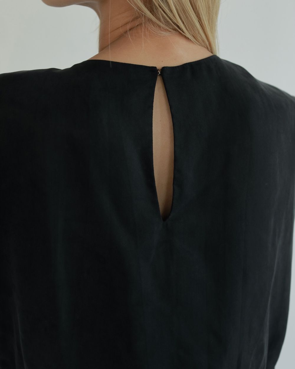 Sleeveless Drawstring Tops / スリーブレス ドロスト トップス (ブラック)