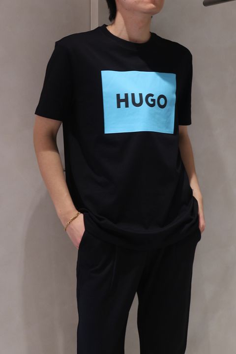 【HUGO RED】ラベルロゴ Tシャツ (ブラックブルー) / ユニセックス