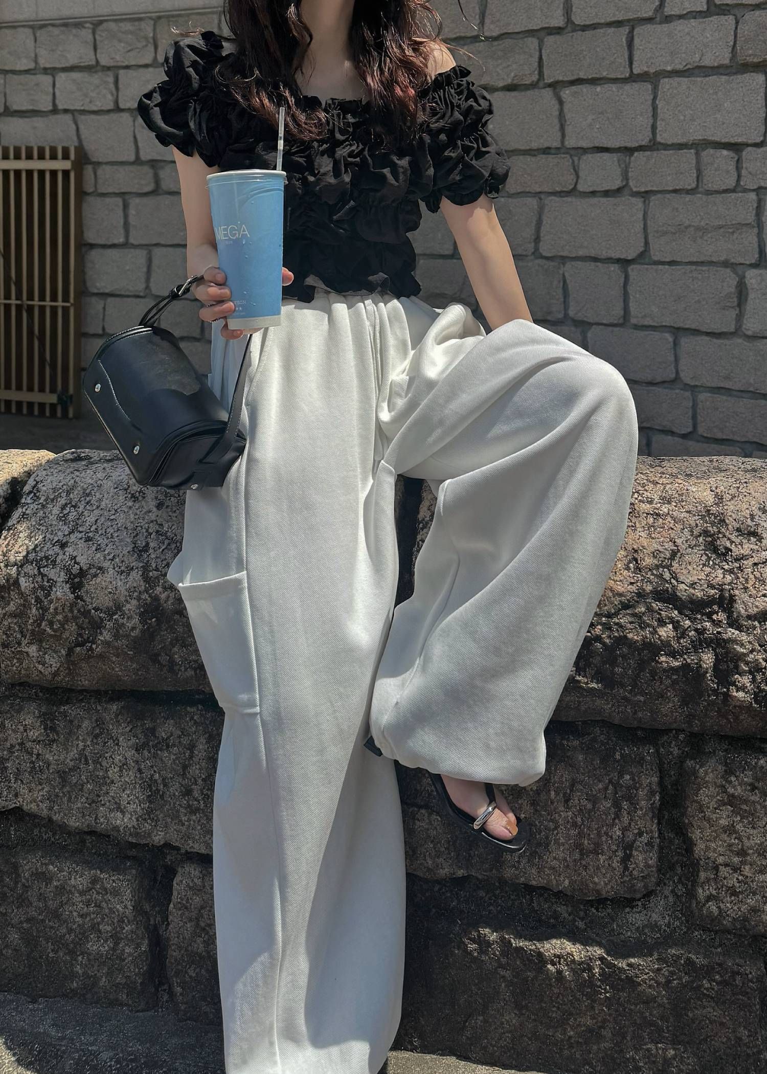 ホイップ ストライプトップス (ブラック) whip shirring stripe 2way tops (Black) /  26SS