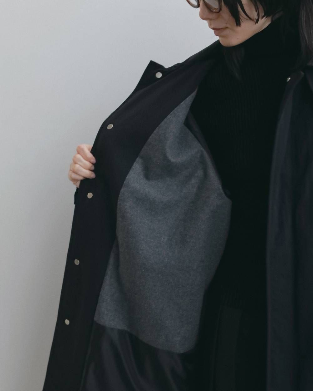 パッデッド ステンカラーコート (ブラック) Padded Soutiencollar Coat (Black) / 26AW 【6月29日まで期間限定予約】
