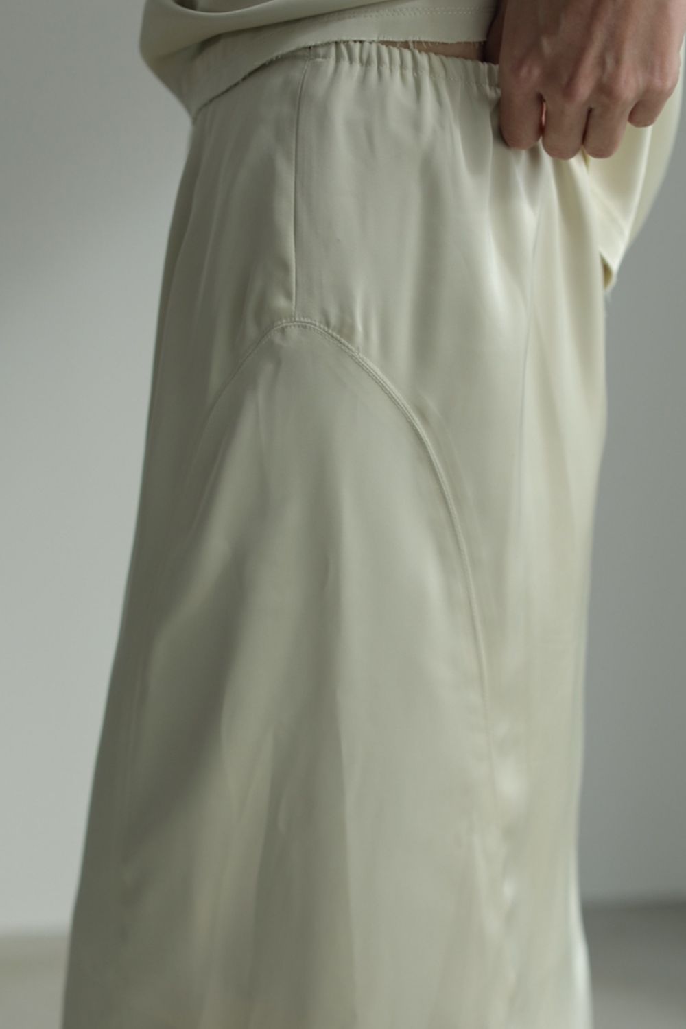 Satin Pencil Skirt / サテンペンシルスカート (クリーム)
