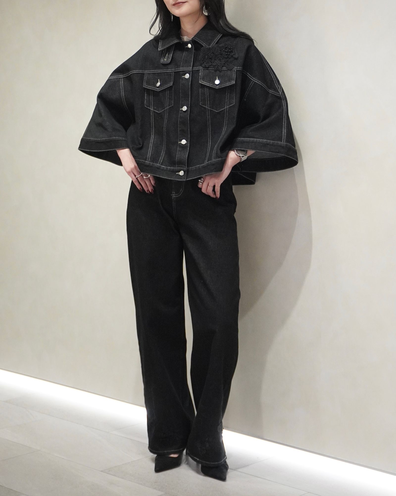 lace embellished hem straight denim PT / レース ストレートデニムパンツ (Black) / 26SS